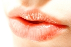 Marirea buzelor